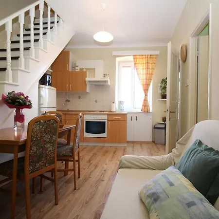 Gregor Apartment *