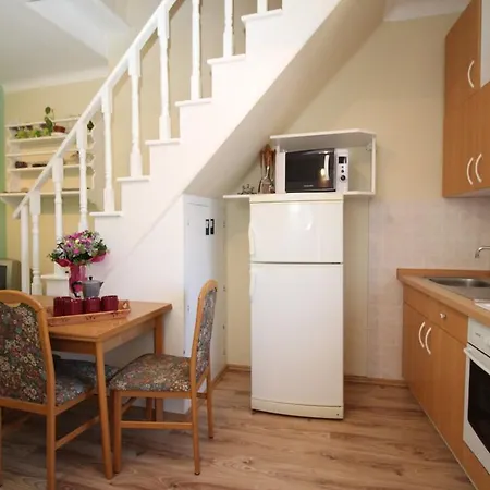 Gregor Apartment